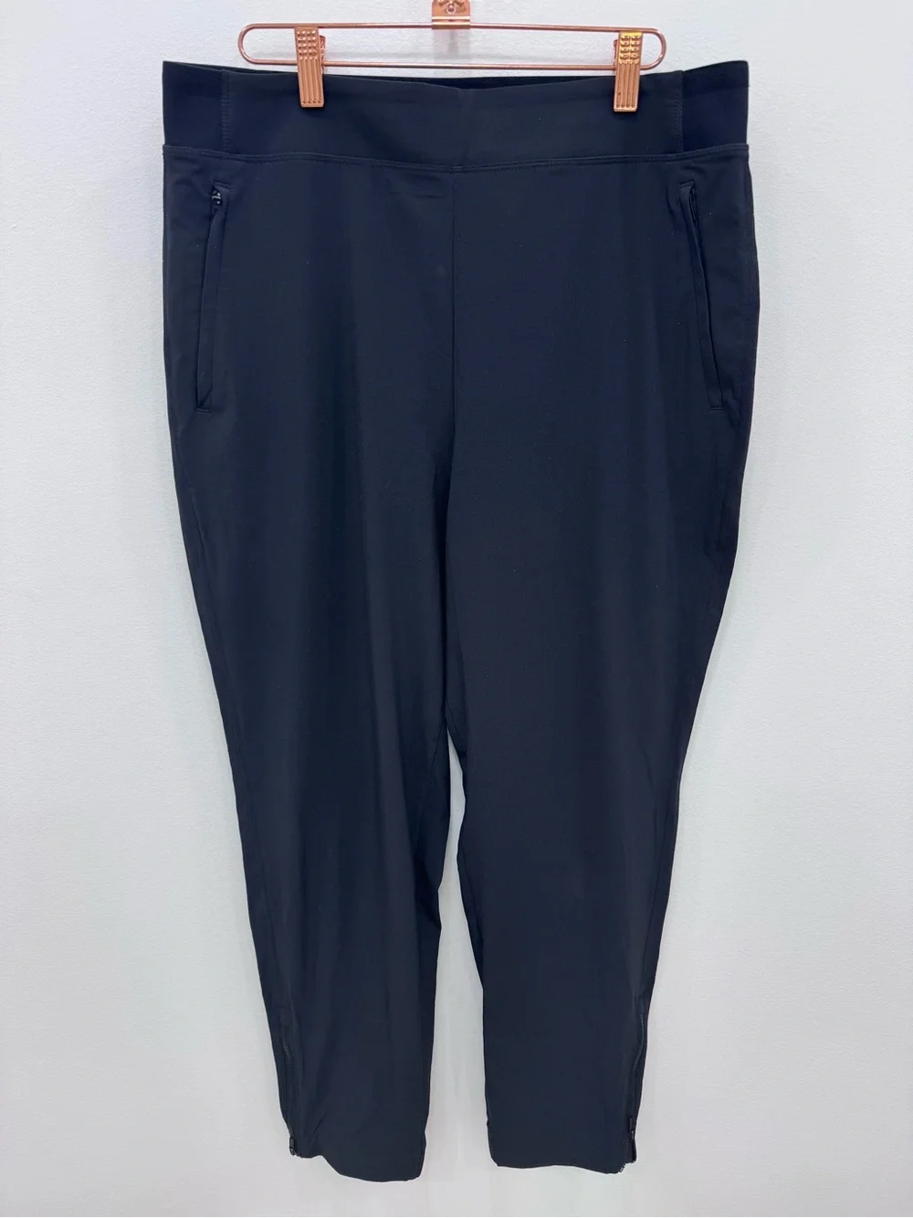 Athleta Brooklyn Jogger Pant Black comfortable lightweight Sz 12